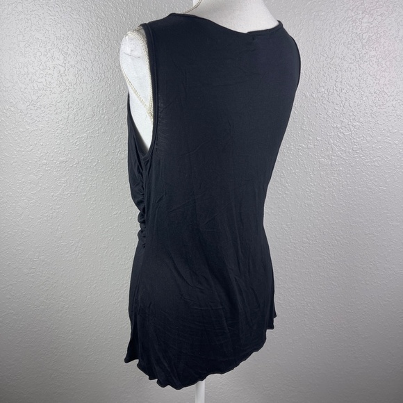 Black top with ruching down the middle - Picture 5 of 9